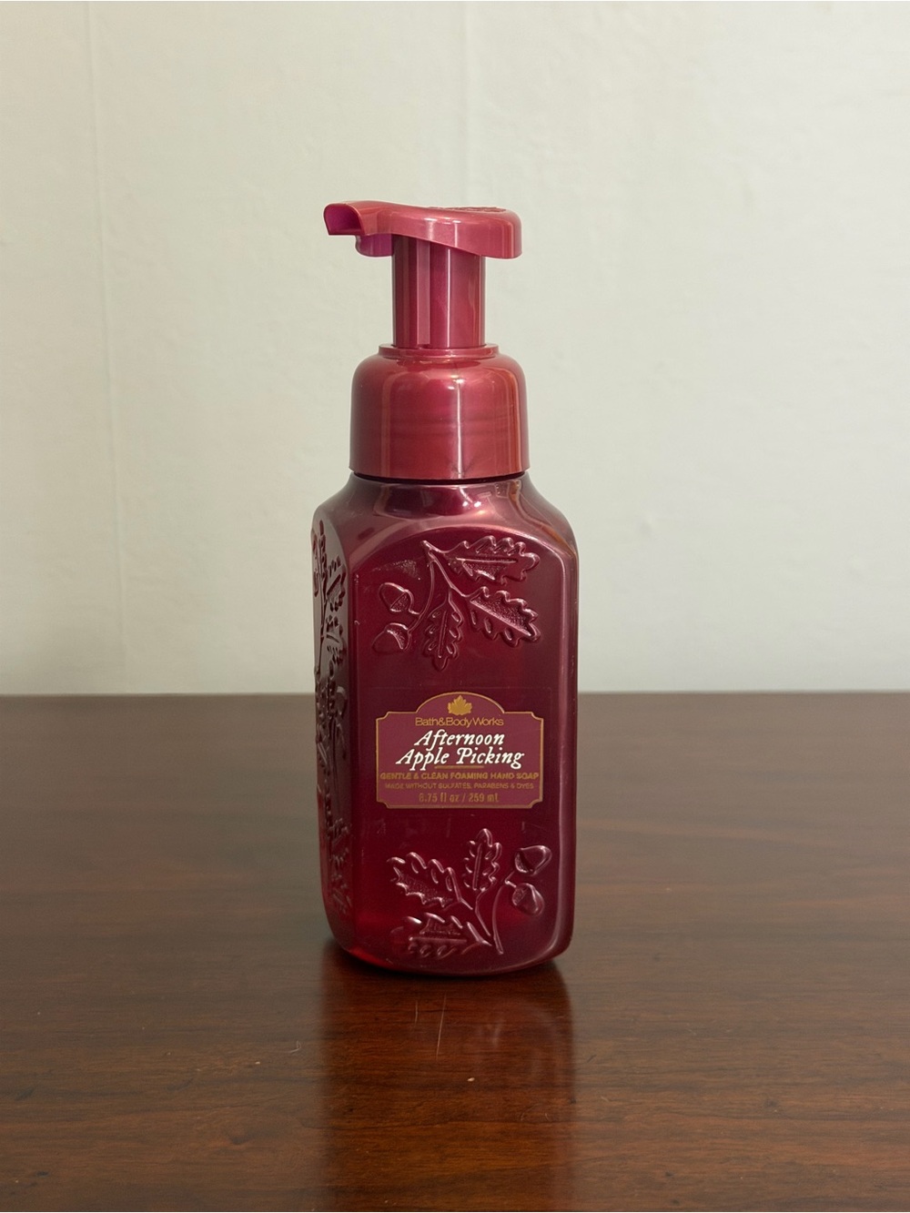 Bath & Body Works Foaming Hand Soap - Deep Red